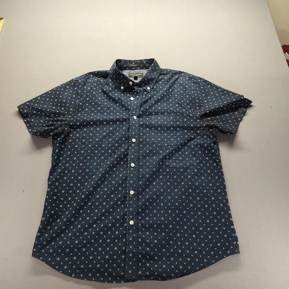 Banana Republic Men's Blue Dress Shirt Size Large Short‎ Sleeve